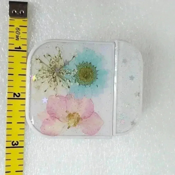 Real Flower AirPod Case 4 Blue & Pink - Picture 6 of 6